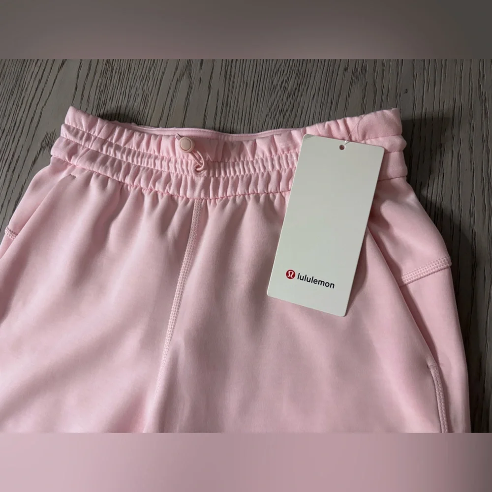 NWT Lululemon Softstreme High-Rise Pant In Strawberry Milkshake Size 2 Regular - Picture 2 of 11